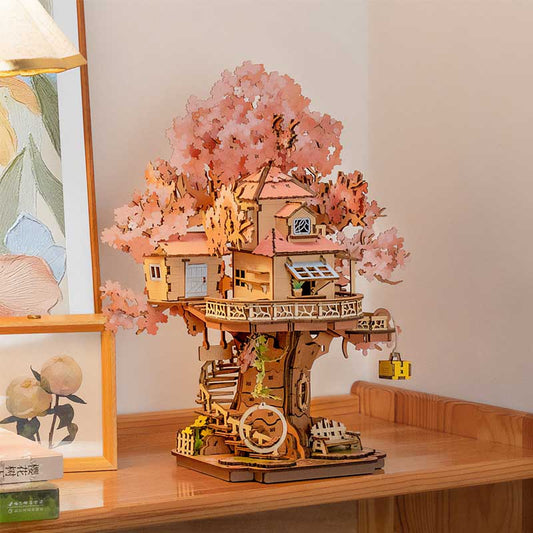 Casa en el árbol Sakura Tree House TGS04 entre flores de cerezo – puzzle 3D de madera.