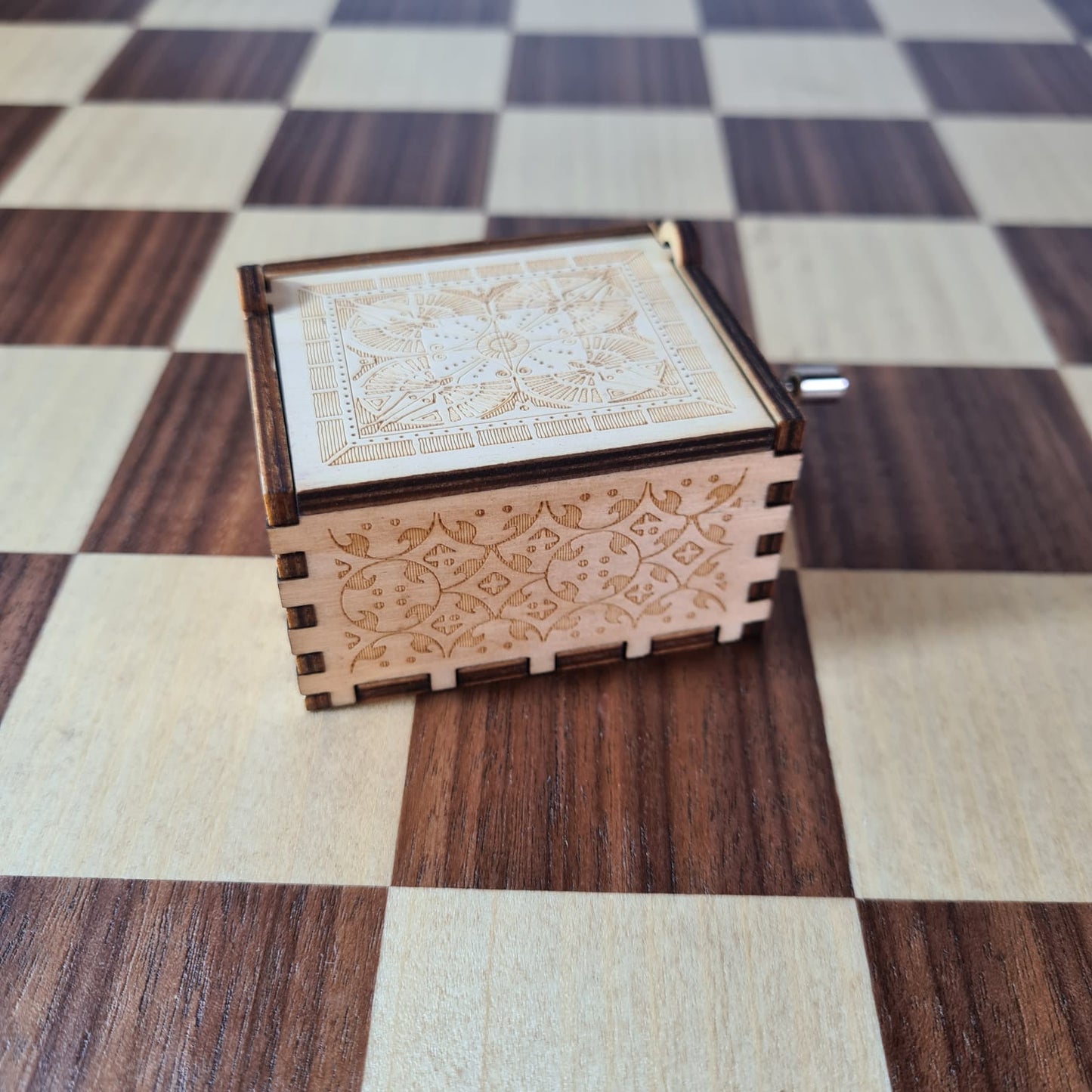 Caja-Musical-Demon-Slayer-GBP-Colecciones-Detalle Frontal