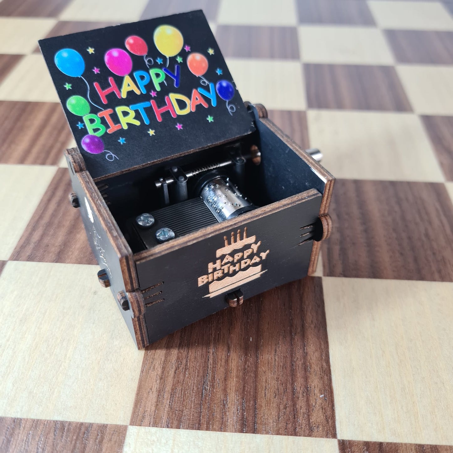 Caja-Musical-Feliz-Cumple-GBP-Colecciones-Escena