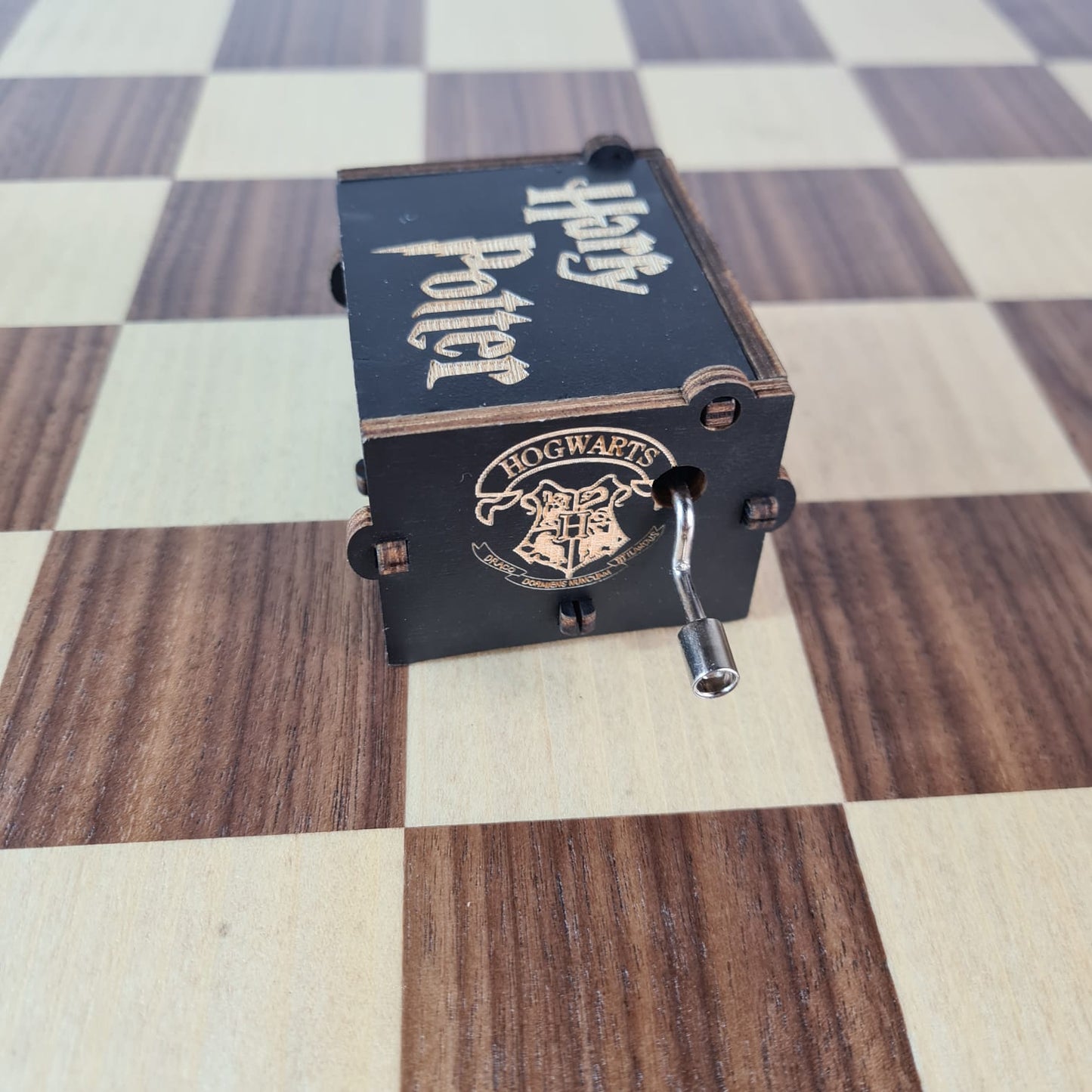 Caja-Musical-Harry-Frente-al-Castillo-Caja-Derecho