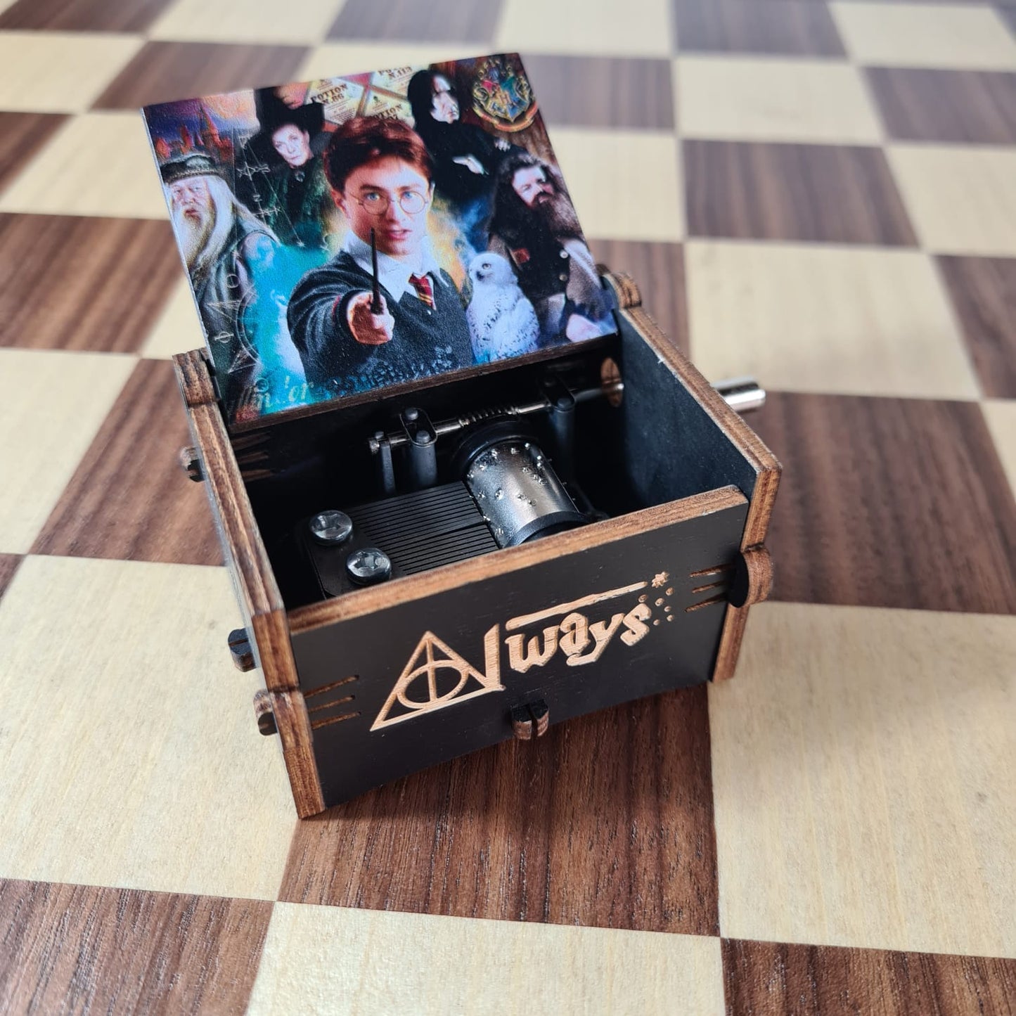 Caja-Musical-Harry-Potter-Coleccion-Hogwarts-Edicion-Especial-Portada-Escena