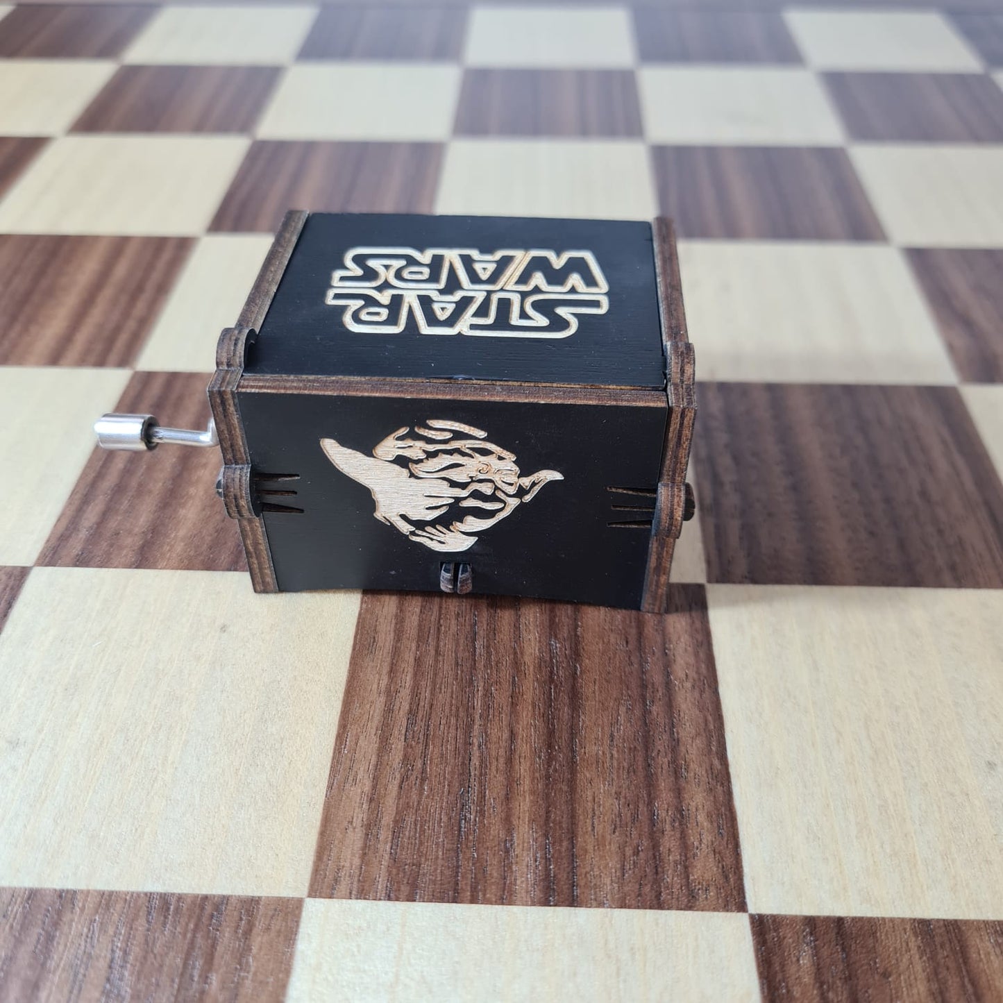 Caja-Musical-Star-Wars-The-Force-Awakens-GBP-Colecciones-Reverso