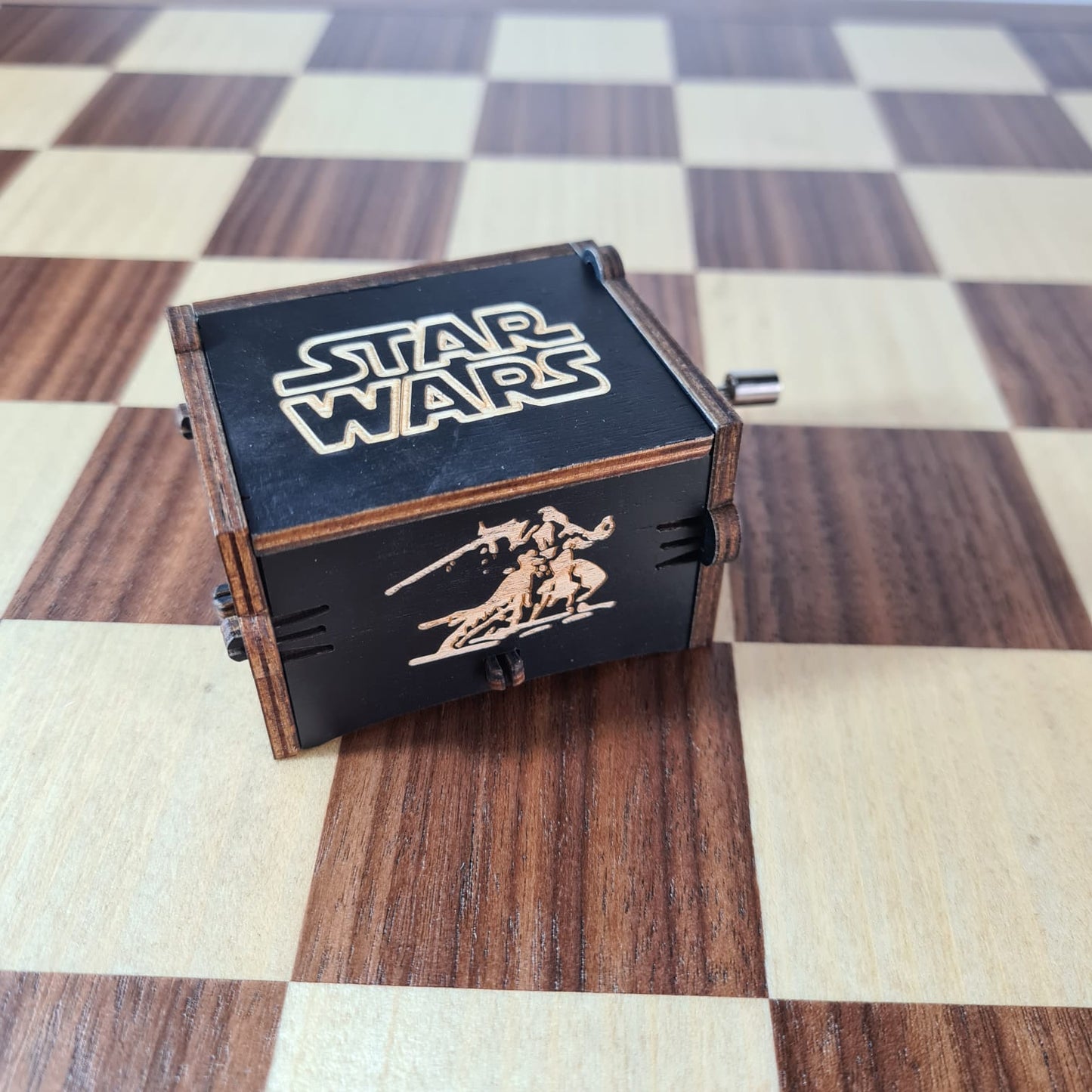 Caja-Musical-Star-Wars-The-Force-Awakens-GBP-Colecciones-Detalle-Frontal