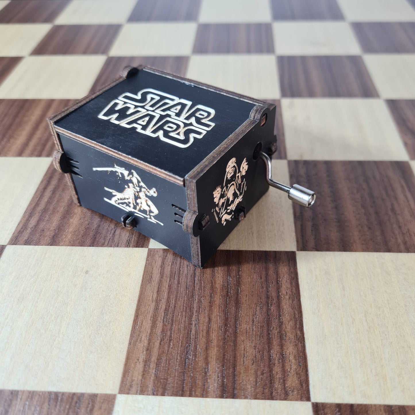 Caja-Musical-Star-Wars-The-Force-Awakens-GBP-Colecciones-Detalle Frente