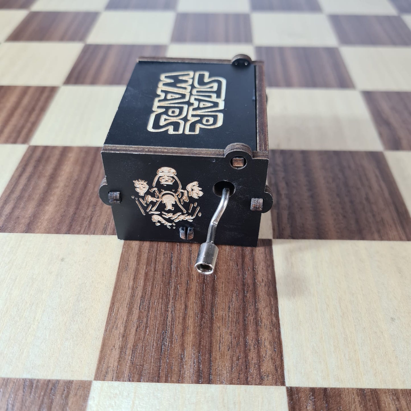 Caja-Musical-Star-Wars-The-Force-Awakens-GBP-Colecciones-Costado-Derecho