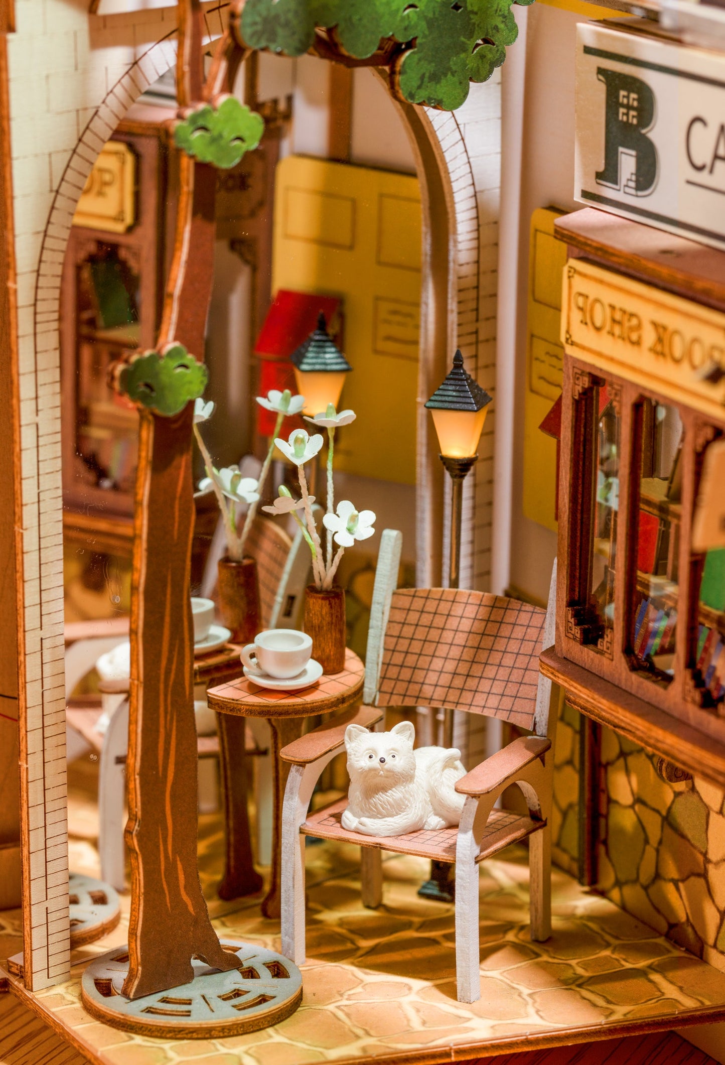 gbpcolecciones-Robotime-Tgb02-Sunshine-Town-Booknook-Separador-Libros-Armable-det-2