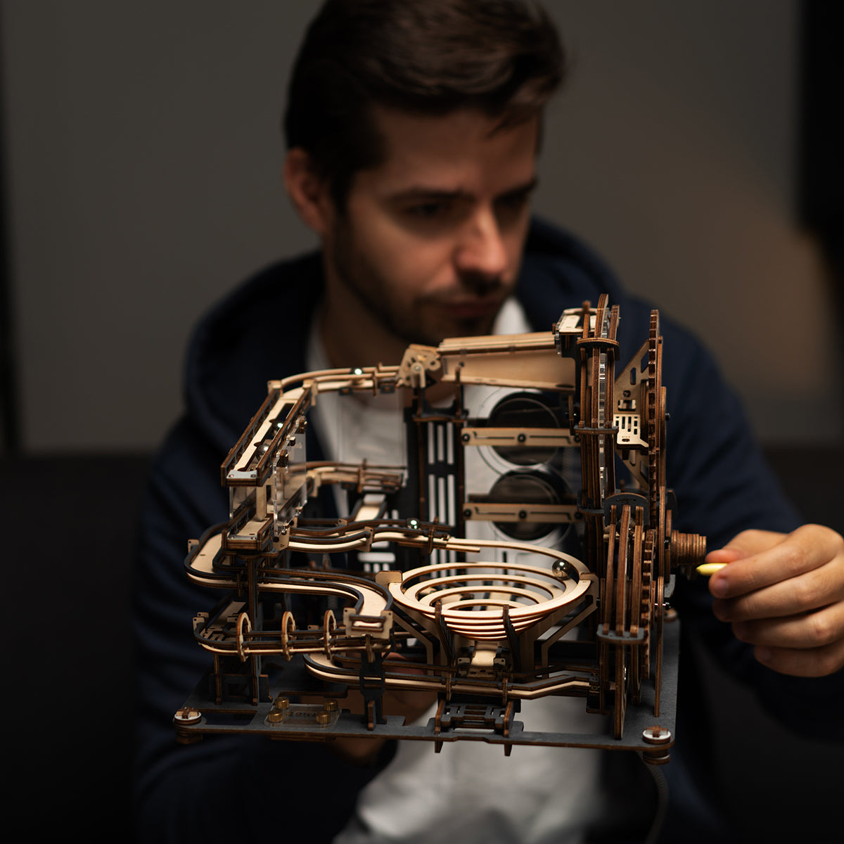 Robotime-LGA01-Marble-Night-City-GBP-Colecciones En Escena