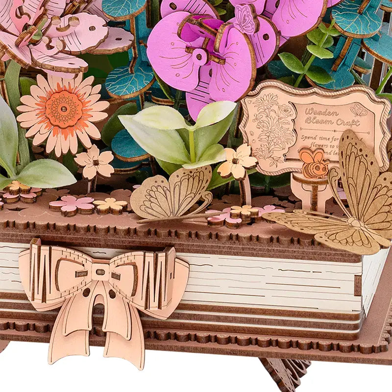 Robotime-TW04H-Wooden-Blooming-Book-GBP-Colecciones Detalle Libro