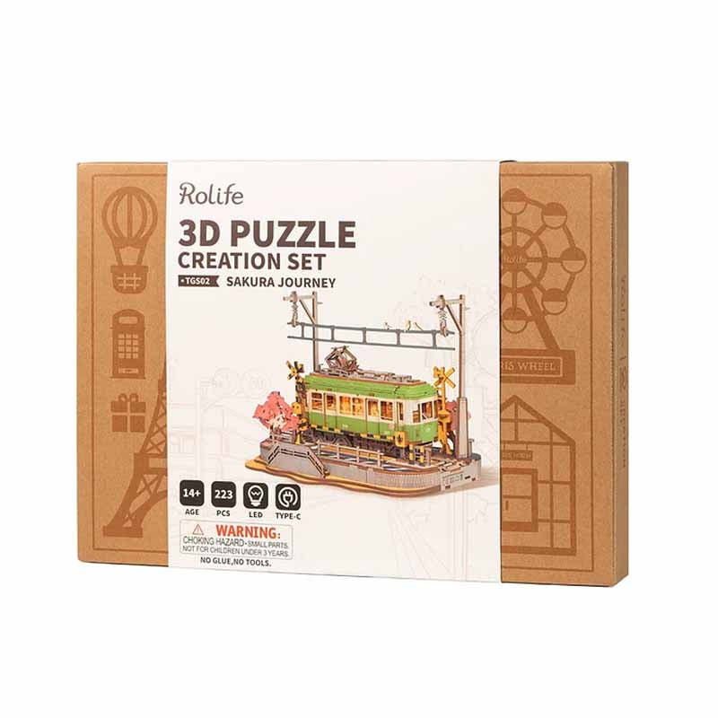 Tranvía Sakura Journey de Robotime Rolife, puzzle 3D de madera con diseño detallado de un tranvía japonés iluminado por luces LED, rodeado de cerezos en flor, ideal para mayores de 14 años. Caja