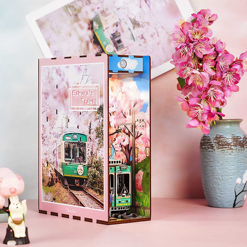 Sakura-Travel-Booknook-Tonecheer-TQ119-GBP-Colecciones Escena