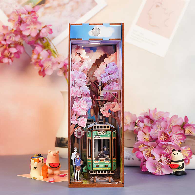 Sakura-Travel-Booknook-Tonecheer-TQ119-GBP-Colecciones en Contexto