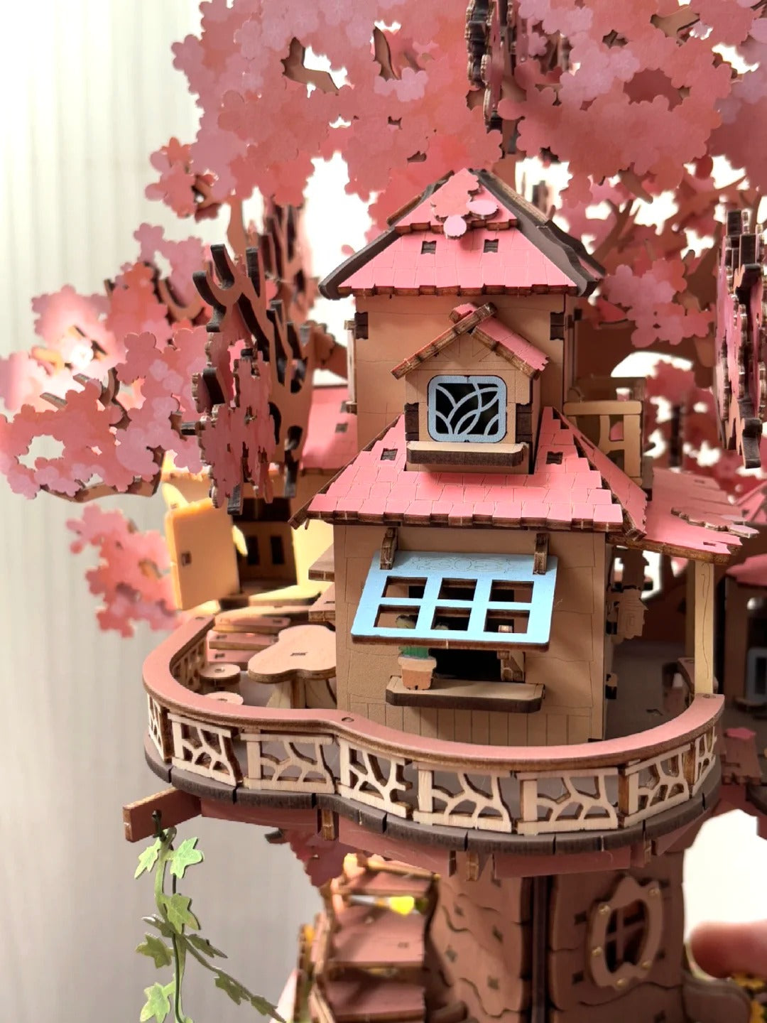 Sakura Tree House TGS04 Robotime GBPColecciones  Detalle 