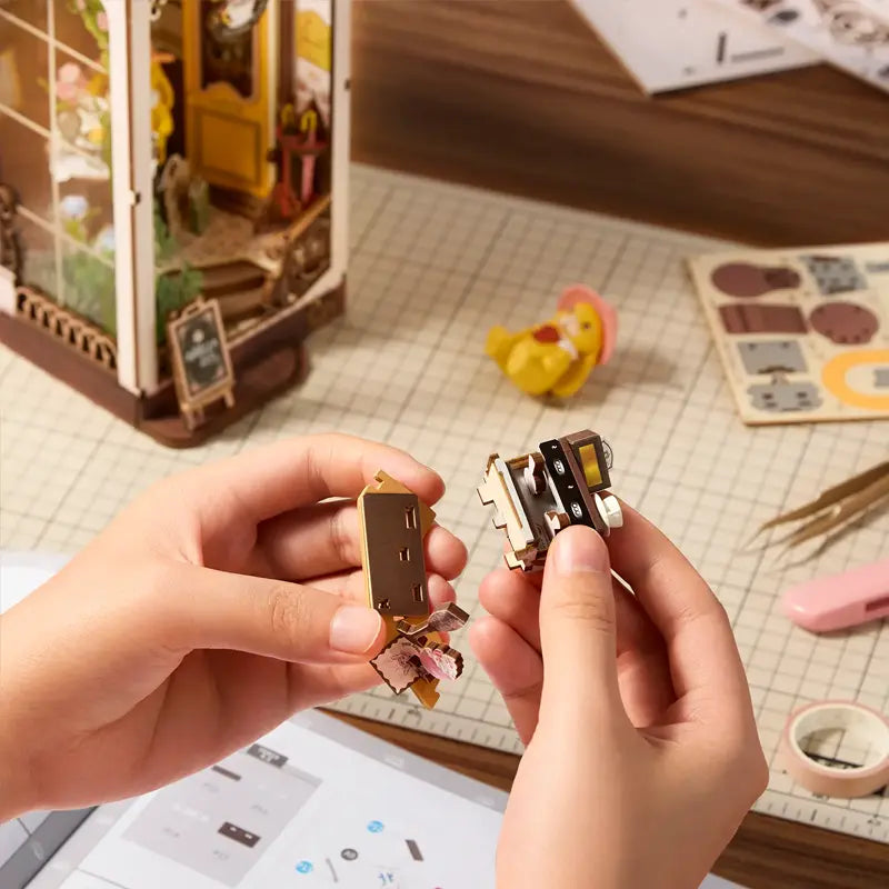 Separador-Libros-Holiday-Cafe-Booknook-TGB15-Robotime-GBP-Colecciones Armando