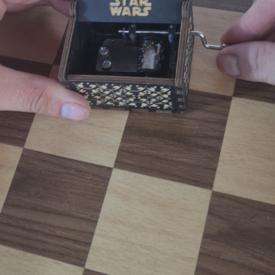 Caja-Musical-Star-Wars-Darth-Vader-GBP-Colecciones Melodía