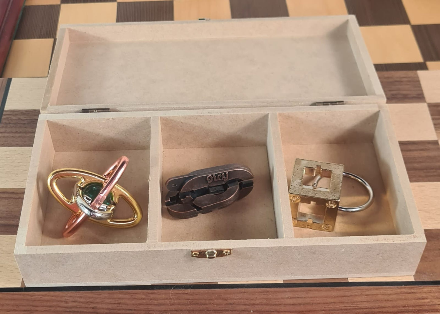 rompecabezas-metal-hanayama-Pack3-GBP-Colecciones Fondo natural