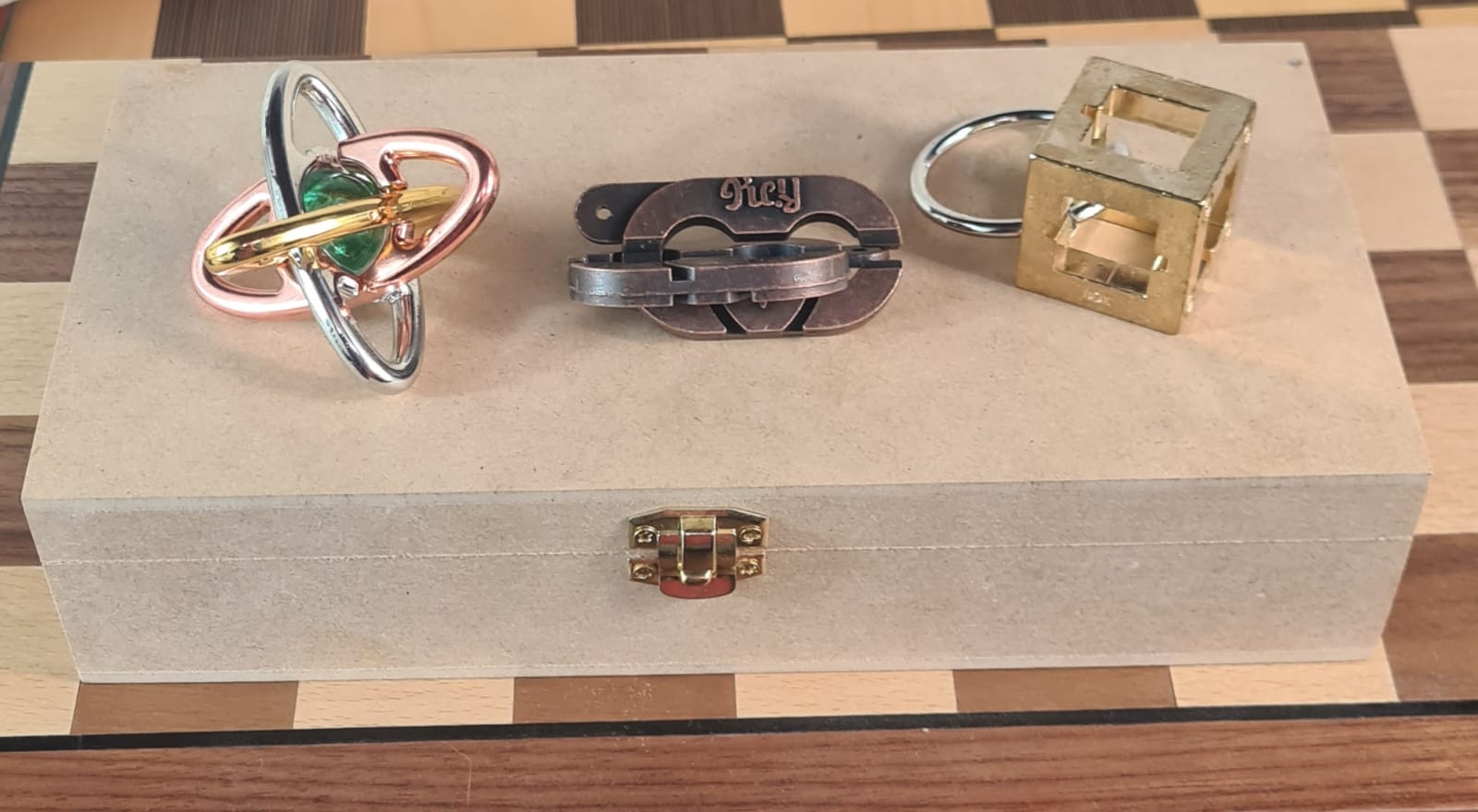 rompecabezas-metal-hanayama-Pack3-GBP-Colecciones Escena